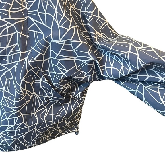 Traj3ctory Hooded Wind Breaker. Blue White Abstract. Dolman Sleeve. Size: Small - Picture 3 of 10